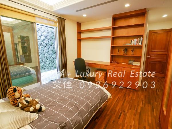 陽明柏園山莊泳池別墅