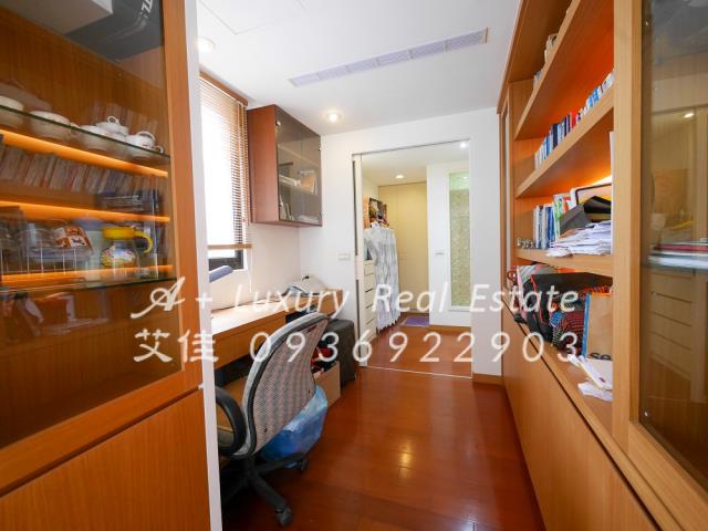 大杰一院香電梯別墅