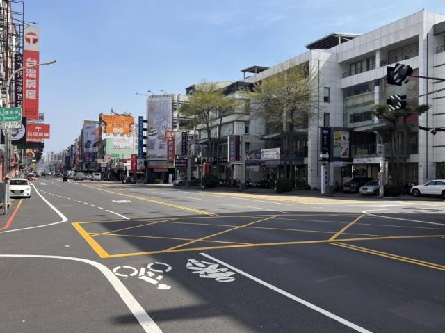 台南東區店面-8