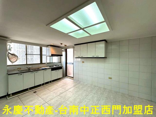 台南東區大樓-14