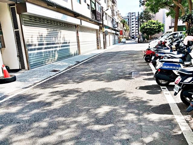 湖口鄉新生路三房車位