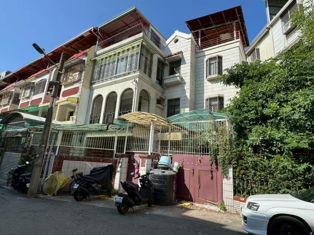 高雄楠梓法拍透天-10