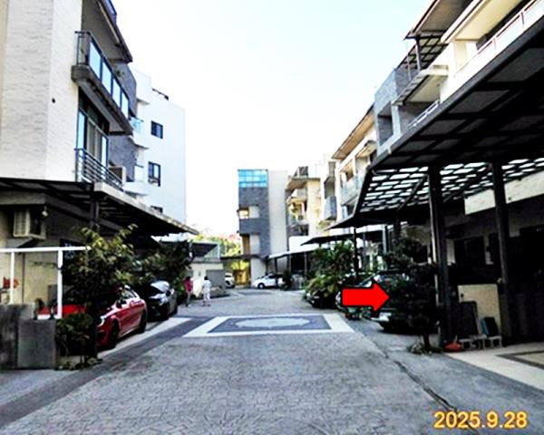 東區拍賣透天-4