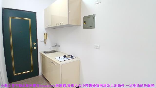 台中西區套房-8