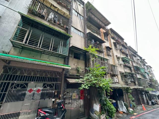 暖暖公寓法拍-1