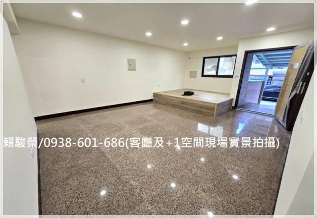 中壢體育園區一樓電梯