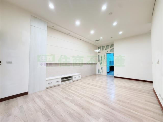 高雄左營大樓-1