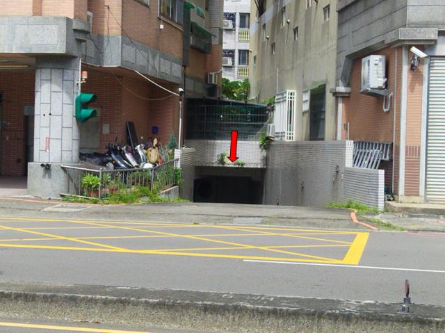 台中潭子法拍大樓-6