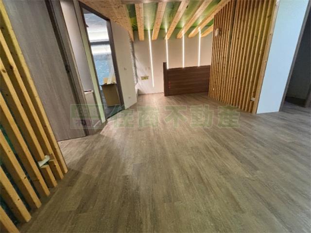 高雄新興區大樓-12