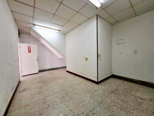 台南仁德店面-13