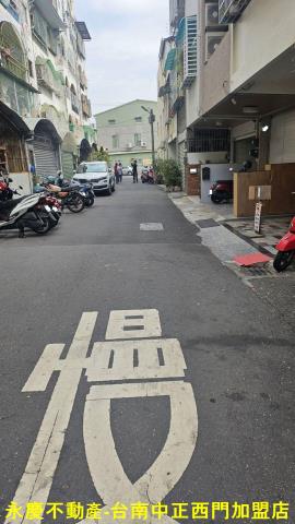 台南東區公寓-12