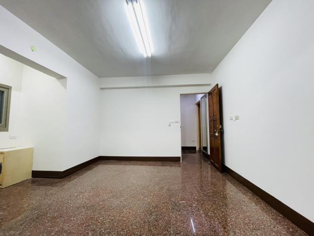 高雄新興區公寓-10