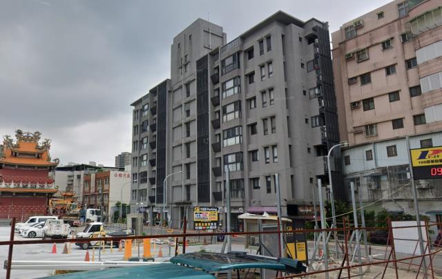 板橋華廈法拍-1