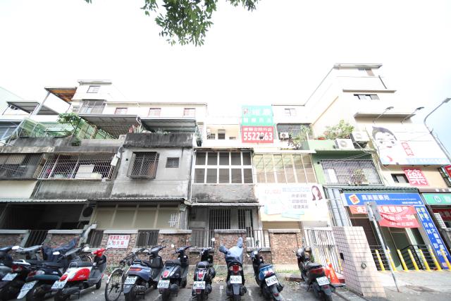 高雄鼓山透天-4