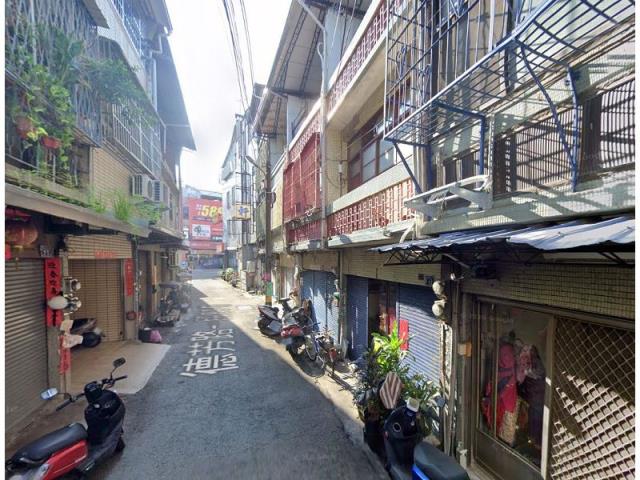 台中大里法拍透天-4