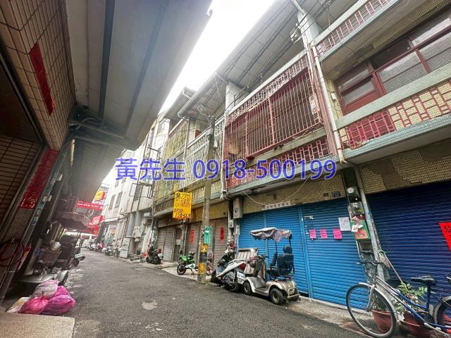 台中大里法拍透天-2