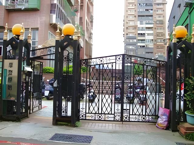 八里法拍大樓-4