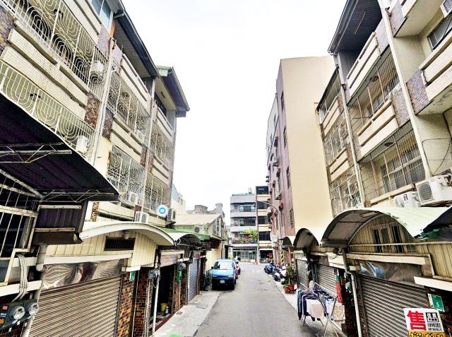 南區三官路透天