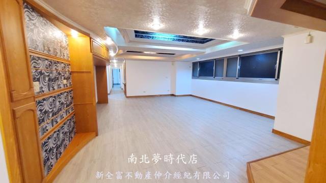 新營華廈-1